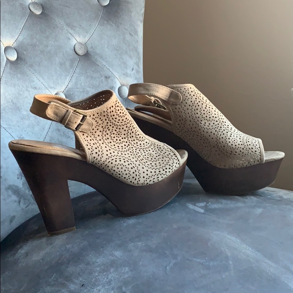 Tan Wedge Heels w/ flower detail
